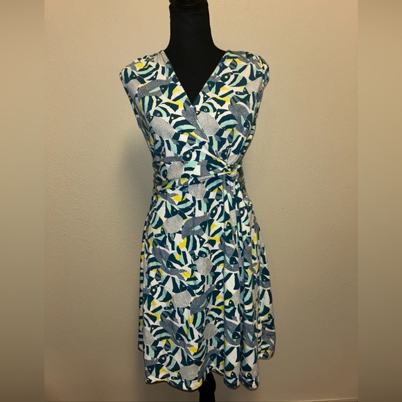 Lands End Women's Small Cap Sleeve Twist Front Fit and Flare Dress Fish Print - Picture 2 of 11